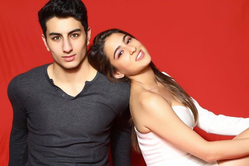 सारा और इब्राहिम आए दिन साथ में तस्वीरें शेयर करते रहते हैं। दोनों की बॉन्डिंग फैंस को काफी पसंद भी आती है।