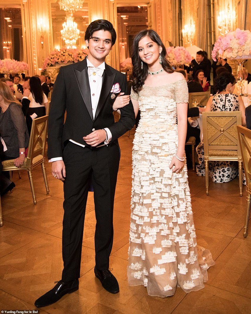 महाआर्यमन की एक बहन भी हैं। बहन का नाम अनन्या राजे सिंधिया है। नीचे की स्लाइड्स में जानिए अनन्या राजे सिंधिया के बारे में: