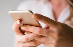 कोरोना संक्रमित के साथ ले रहे थे सेल्फी, 6 अधिकारी निलंबित