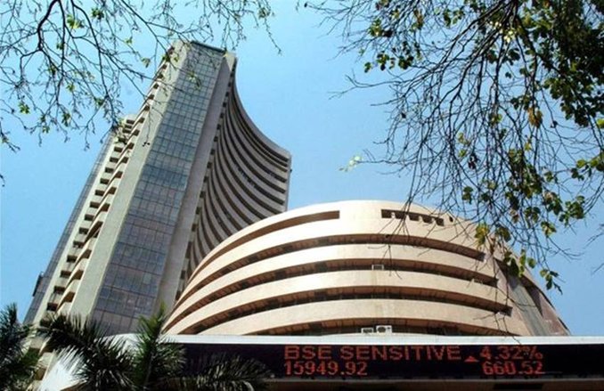 Coronavirus के चलते 1,709 अंक लुढ़का Sensex, निफ्टी में आई 8,500 अंकों की गिरावट; इंडसइंड बैंक को भारी नुकसान