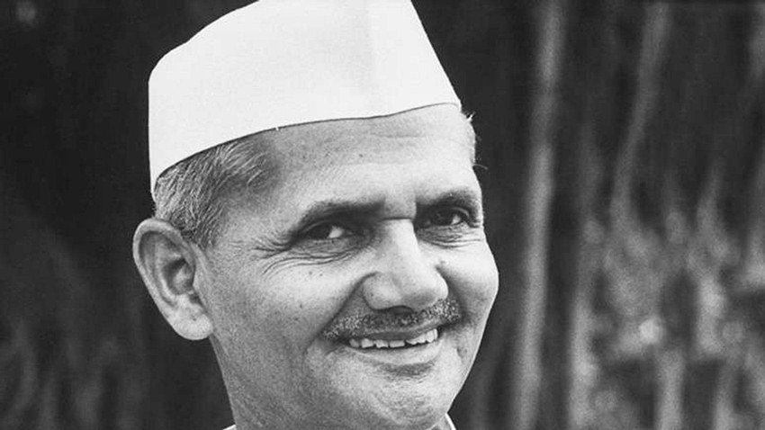 लाल बहादुर शास्त्री ने वाराणसी के काशी विद्यापीठ से बैचलर डिग्री ली थी।