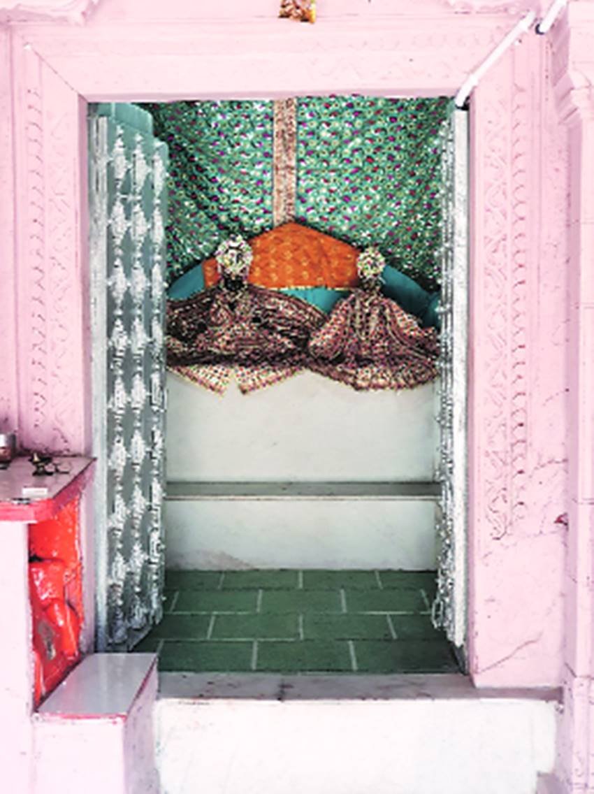 रामनवमी पर देशभर में भगवान राम का जन्मोत्सव उल्लास से मनाया जाता है।