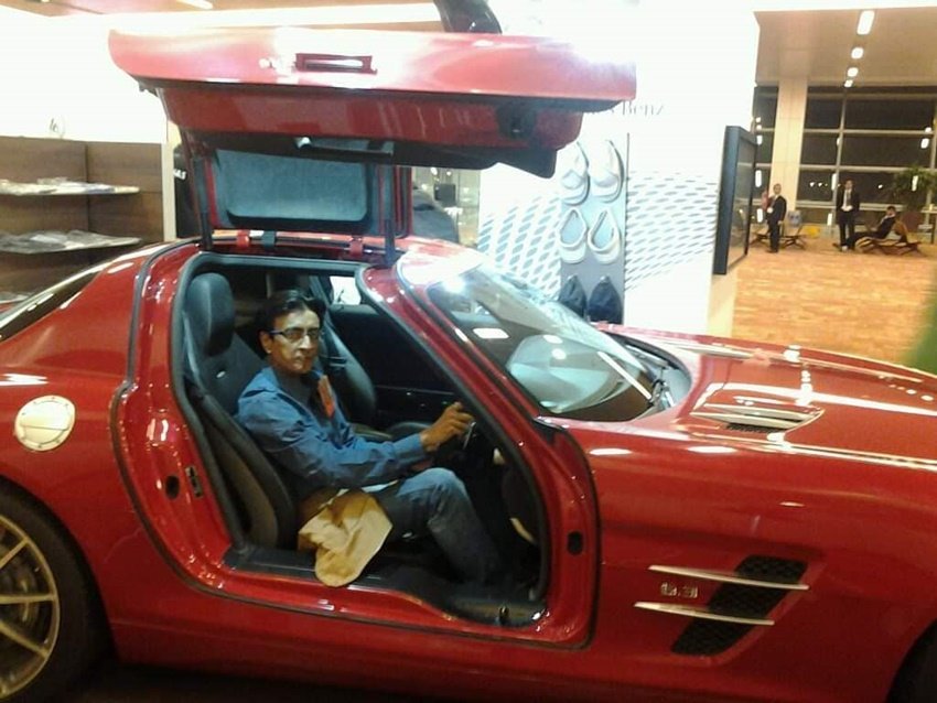 अमित भट्ट सोशल मीडिया में भी काफी एक्टिव रहते हैं। वह आए दिन अपनी तस्वीरें औऱ वीडियोज शेयर करते रहते हैं।