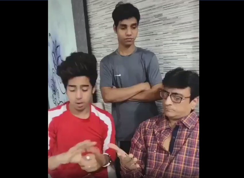 अमित भट्ट भी बच्चों के साथ टिकटॉक वीडियो बनाते नजर आ जाते हैं।