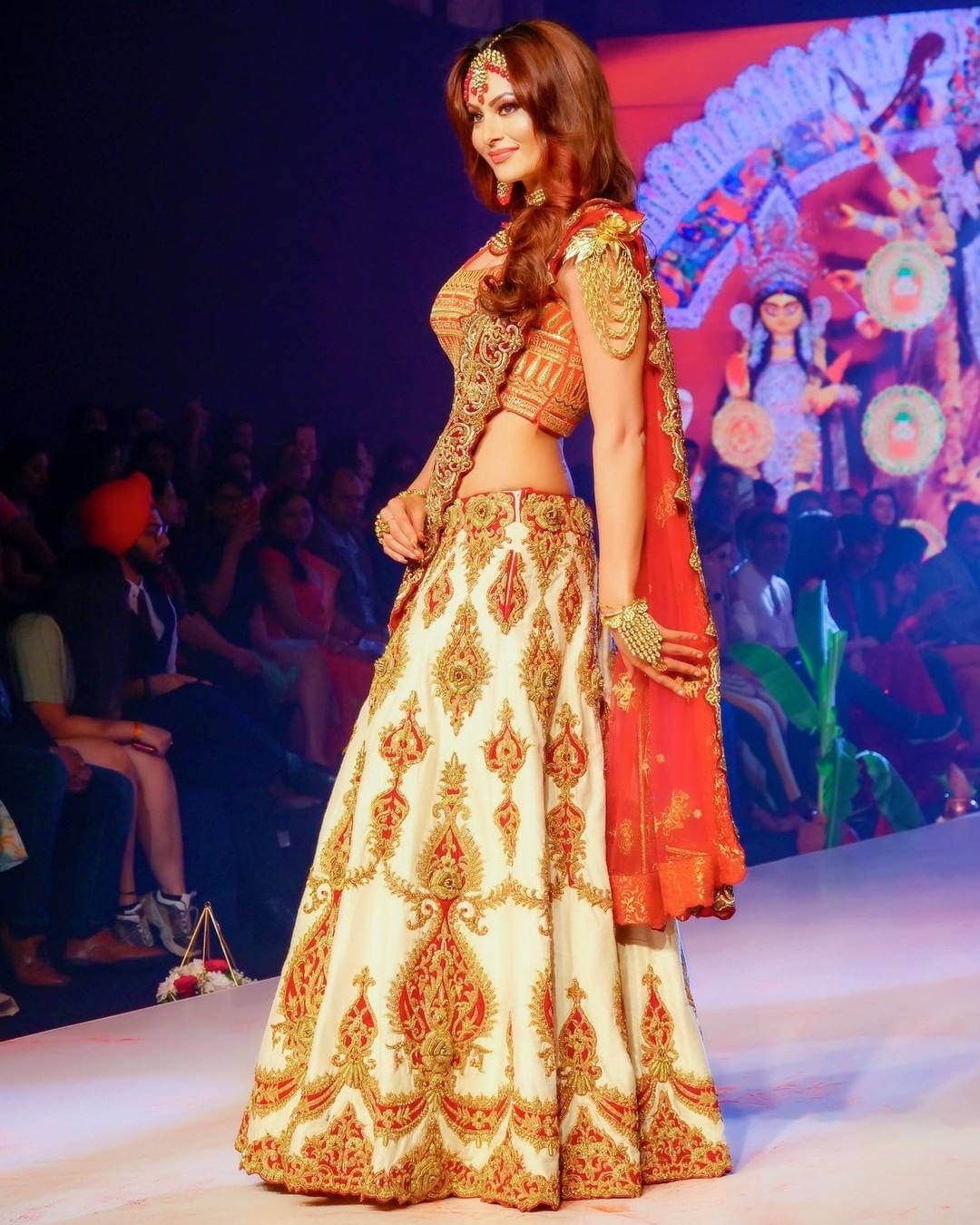 urvashi rautela, urvashi rautela age, urvashi rautela corona look, coronavirus, coronavirus latest news, coronavirus news, coronavirus news update, coronavirus prevention, coronavirus infection, coronavirus in india, coronavirus in india news, coronavirus death toll, coronavirus death toll news, coronavirus death toll in india, coronavirus death toll in india, coronavirus in india latest news