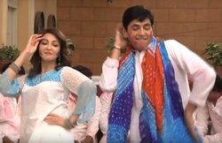 Bhabi Ji Ghar Par Hain: विभूती नारायण पर चढ़ा होली का रंग, अंगूरी भाभी संग जमकर लगाए ठुमके