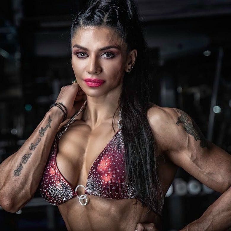 Yashmeen Chauhan, Yashmeen Chauhan madel, Yashmeen Chauhan records, Yashmeen Chauhan age, Yashmeen Chauhan daughter, Yashmeen Chauhan husband, yashmeen chauhan gym, yashmeen chauhan height, Yashmeen Manak, Woman Body Builder, Sculpt Gym, Delhi, IBBFF, Yashmeen Manak photos, iron lady Yashmeen Manak