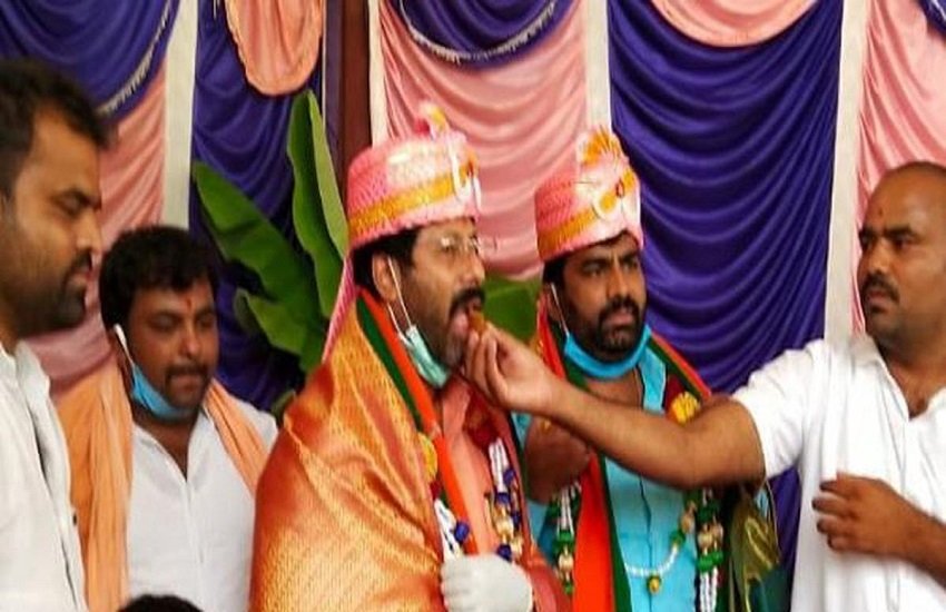 कर्नाटक के तुरुवेकेरे के बीजेपी विधायक एम जयराम का शुक्रवार को जन्मदिन था। (twitter)