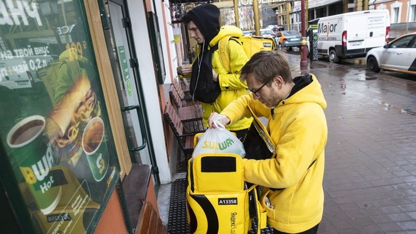 Sergey Nochovnyy का मानना है कि डिलीवरी बॉय को कोई नोटिस नहीं करता कि वो कितना बड़ा बिजनेसमैन है। लोगों को सिर्फ डिलीवरी से मतलब होता है।