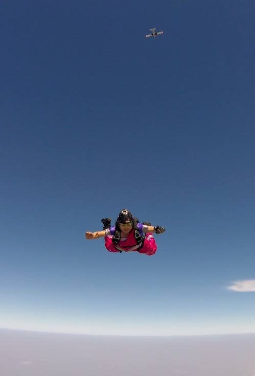 Sheetal Mahajan,PM Modi,PM Modi Birthday, saree challenge, jansatta online,Skydiver,PadmaShri awardee, Skydived over North Pole, shital mahajan rane,pataya thialand,shital mahajan,Shital mahajan world records, shital mahajan saree challenge, saree challenge accpted by shital mahan, saree challenge parajumping, shital mahajan thril