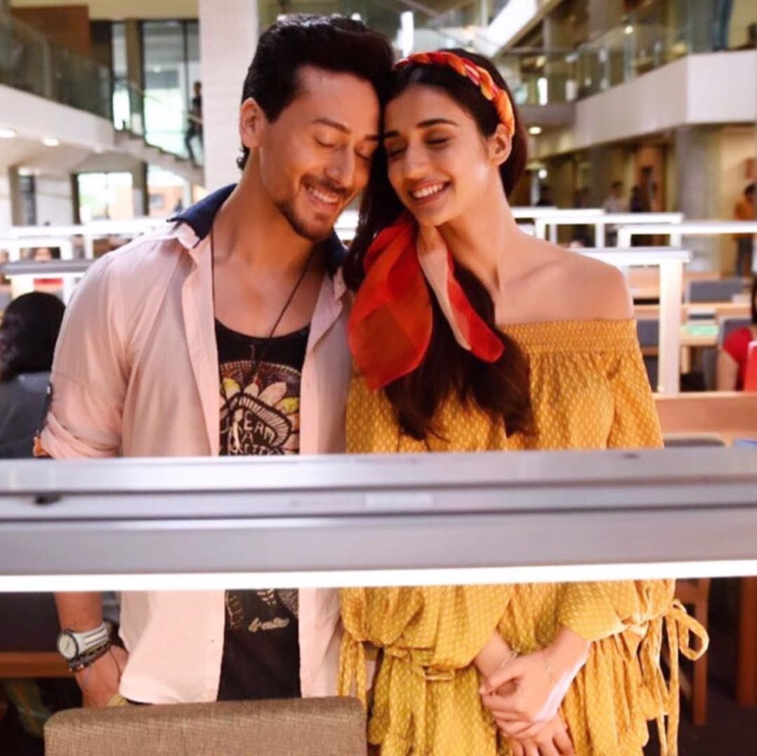 disha patani, disha patani wedding, disha patani hot photos, disha patani trolls, disha patani movies, disha patani danceVideos,Quarantine,fitness,disha patani,dance, disha patani and tiger shroff, disha patani age, दिशा पाटनी, क्वारेंटाइन, Corona virus, Covdi 19, Baaghi 2, bollywood couples, bollywood celebs, jansatta photos, celebs gallery, tiger shroff movie, tiger shroff age