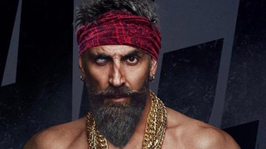अक्षय कुमार (Akshay Kumar) बॉलीवुड के सुपरस्टार हैं। अक्षय के खाते में एक से बढ़कर एक शानदार फिल्में हैं। अक्षय आज सफलता के उस मुकाम पर हैं जहां पहुंचने का सपना तो हर कोई देखता होगा लेकिन वहां तक पहुंच पाना मुमकिन सबके बस की बात नहीं है। अक्षय के पास आज अकूट दौलत के साथ बेशुमार शोहरत भी है। लेकिन अक्षय आज जिस जगह पर हैं वहां तक पहुंचने के लिए उन्हें काफी संघर्ष करना पड़ा है।