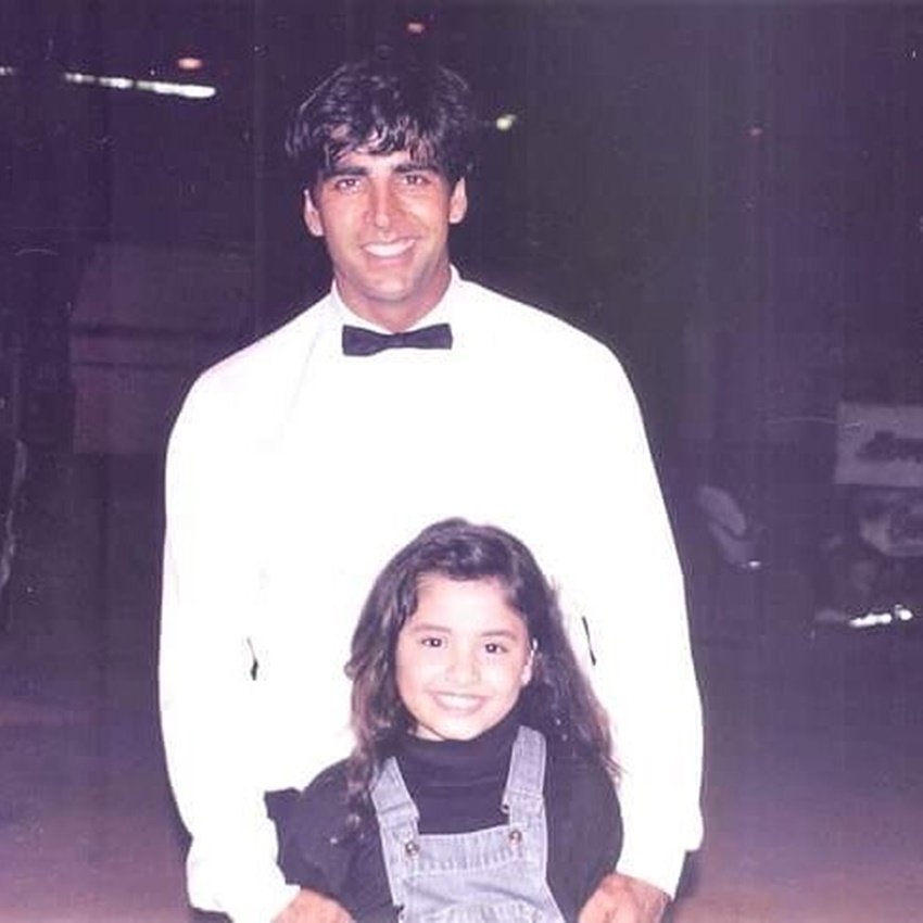 ऐन ने अक्षय कुमार के साथ अपनी ये पुरानी तस्वीर सोशल मीडिया अकाउंट पर पोस्ट पुरानी यादें ताजा की थीं।