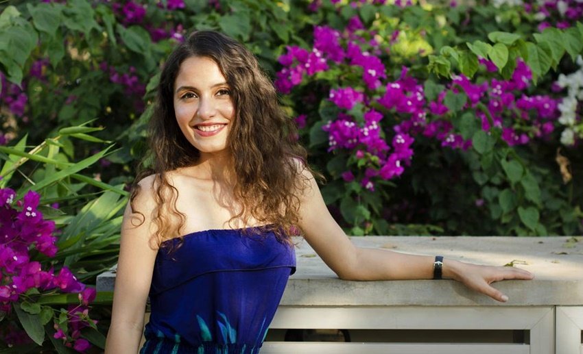 ऐन इन दिनों बेकार पड़ी चीजों से काम की चीजें बनाने वाले एक स्टार्टअप के साथ जुड़ी हैं।