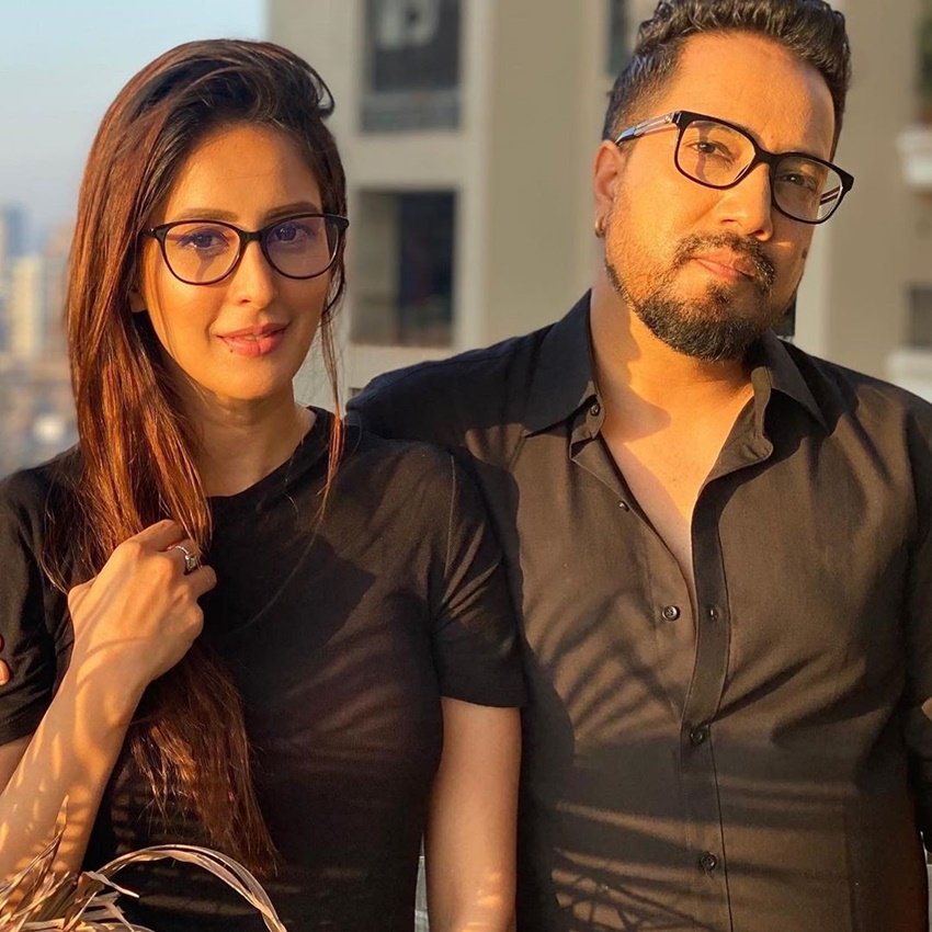 फिलहाल चाहत मीका सिंह के साथ एक बार फिर से अपनी लव लाइफ को नए आयाम दे रही हैं। (सभी तस्वीरें- Chahat khanna Instagram)