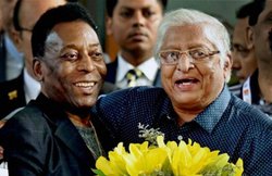 एशियाई गोल्ड मेडलिस्ट फुटबॉलर चुन्नी गोस्वामी नहीं रहे, उनकी कप्तानी में बंगाल क्रिकेट टीम ने खेला था रणजी फाइनल