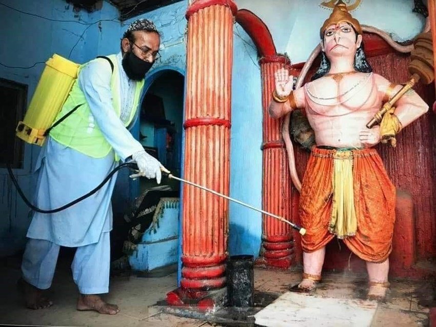 अमेरिका ने अपने नेवी शिप को भी कोरोना से जारी जंग में उतार दिया है। (Reuters) <a href="https://www.jansatta.com/photos/picture-gallery/coronavirus-outbreak-king-of-thailand-self-isolates-with-harem-of-20-women/1363482/  “>कोरोना: संकट में देश छोड़ भागे राजा, 20 महिलाओं संग होटल में खुद को किया आइसोलेट