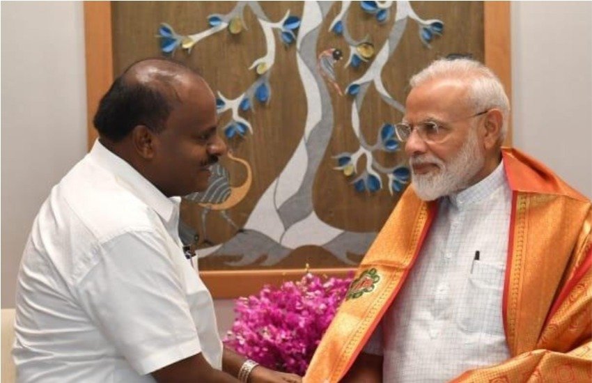 HD Kumaraswamy, Karnataka CM, BJP, PM, Narendra Modi, Lockdown, Coronavirus, COVID-19, Lights Event, Torch Event, BJP Foundation Day, India News, National News HD Kumaraswamy, Karnataka CM, BJP, PM, Narendra Modi, Lockdown, Coronavirus, COVID-19, Lights Event, Torch Event, BJP Foundation Day, India News, National News