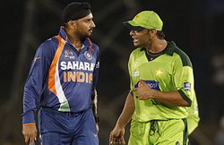 VIDEO: ट्रोल होने के बाद हरभजन सिंह ने शोएब अख्तर से कहा- ‘पंगा नहीं लेना’, फैंस बोले- बड़ी जल्दी…