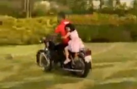 MS Dhoni Yamaha RD350, MS Dhoni Bike Collection, Mahendra Singh Dhoni Daughter Ziva, Mahendra Singh Dhoni New Video, MS Dhoni Wife sakshi, sakshi Doni, MS Dhoni riding Bike