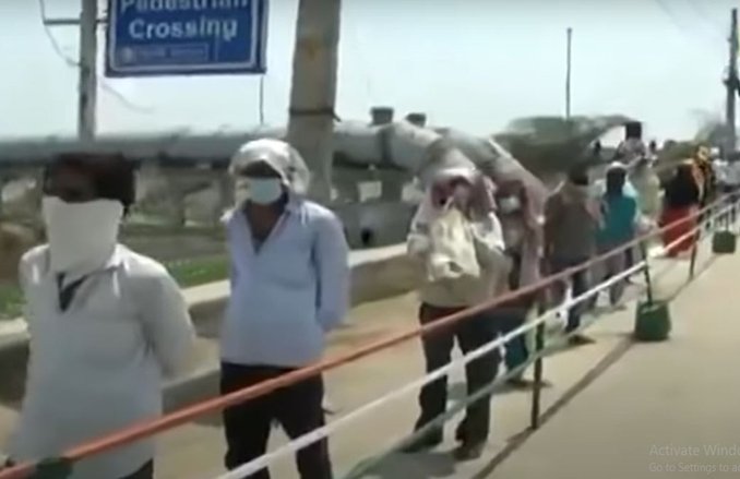 कोरोना संकट के बीच दो रोटी के लिए जद्दोजहद, चिलचिलाती धूप में तीन किलोमीटर तक चार-चार घंटे तक लाइन में खड़े रहे लोग