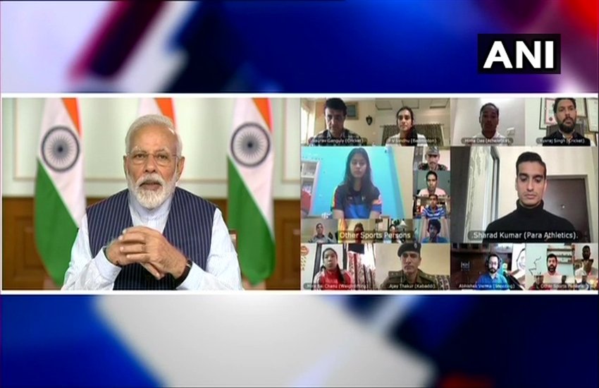 प्रधानमंत्री मोदी ने शुक्रवार को देशभर के 40 खिलाड़ियों से कोरोनावायरस संकट पर बातचीत की। (फोटो- ANI)