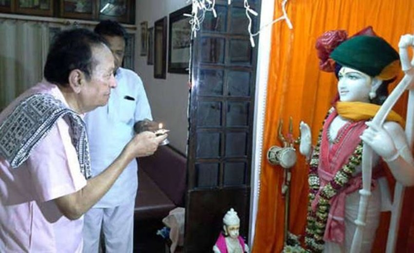 कुछ मीडिया रिपोर्ट्स की मानें तो इन दिनों वह अपना पूरा समय राम-भक्ति में लगा रहे हैं।(Photo: Youtube)