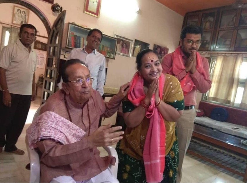 फिलहाल अरविंद त्रिवेदी एक्टिंग की दुनिया से भी दूर हैं औऱ घर पर ही रहते हैं। (फोटो: Instagram@trivedihima)