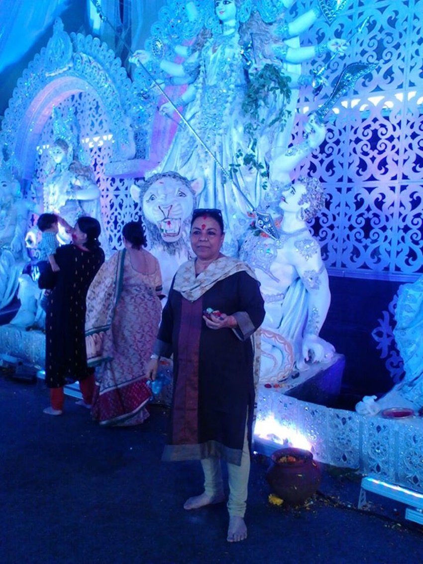 रेणु थियेटर में काफी काम करती थीं। वहीं पर रामानंद सागर की नजर उनपर पड़ी और उन्होंने ऑडिशन के लिए अपने ऑफिस बुलाया