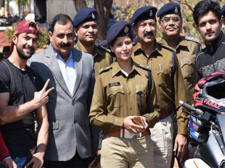 मध्य प्रदेश के नक्सली प्रभावित इलाके डिंडौरी में बतौरी एसपी सिमाला प्रसाद के काम को काफी सराहा गया था।