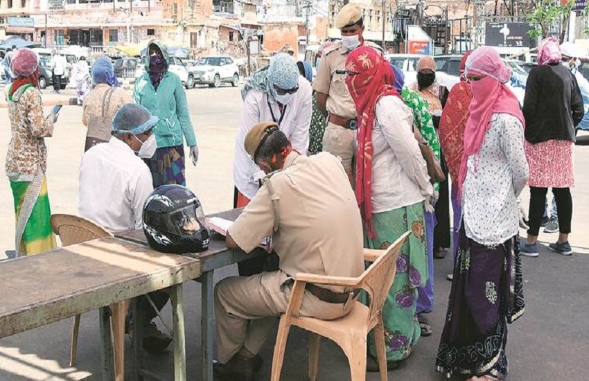 कोरोना संक्रमितों के लिए बने एकांतवास केंद्रों में खाने-पीने-रहने संबंधी शिकायतें अधिक मिल रही हैं। 