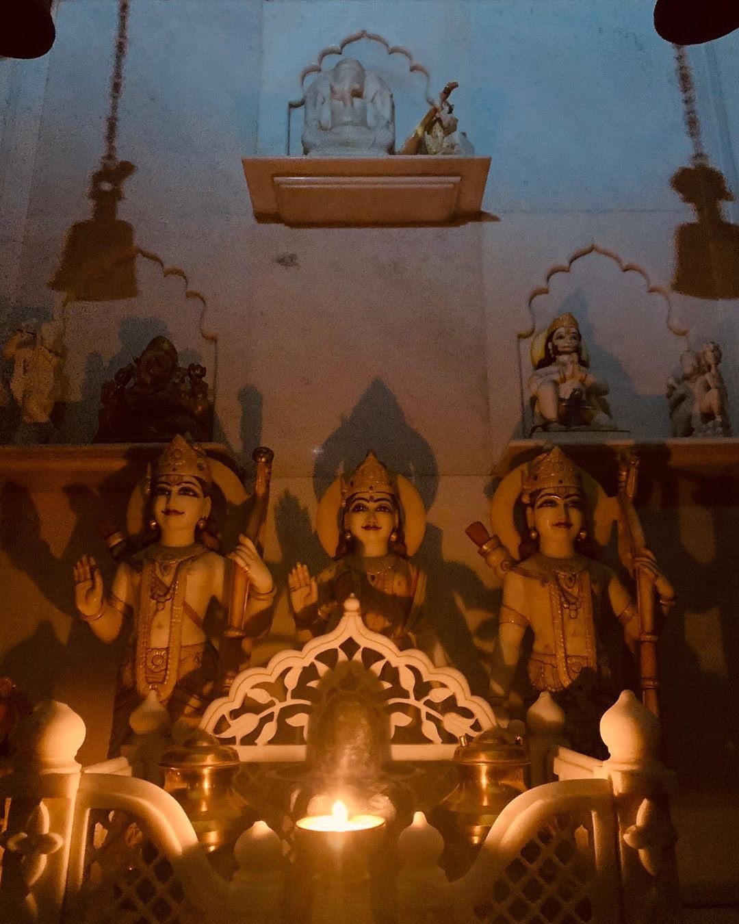 coronavirus, diya jalao, lockdown, narendra modi, pm, 9pm 9min, pm narendra modi, deepika padukone, ranveer singh, coronavirus, anushka sharma, virat kohli, ananya panday, alia bhatt, kartik aaryan, vicky kaushal, alia bhatt, rajinikanth, lata mangeshkar, akshay kumar, amitabh bachchan, jhanvi kapoor, mukesh ambani, antilia, hina khan, arbaz kha, gauri khan, bollywood celebs, narendra modi, adnan sami