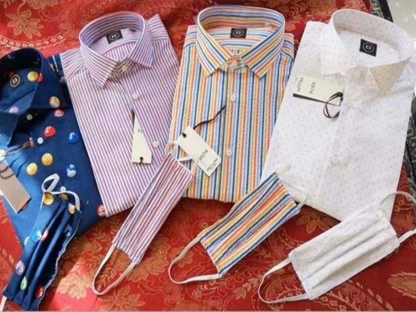 कुछ तस्वीरें तो ऐसी भी वायरल हो रही हैं जिनमें कपड़ों के मैचिंग के ही मास्क नजर आ रहे हैं।