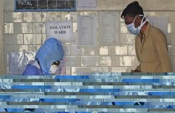 Corona Virus: अस्पताल ने नहीं दी एंबुलेंस तो मरीज को 10 किमी दूर स्कूटर पर ले गए, रास्ते में मौत