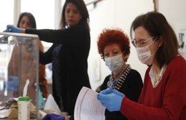 Coronavirus, Coronavirus Latest Updates, coronavirus india, coronavirus stats, coronavirus italy, coronavirus vaccine, coronavirus symptoms, coronavirus treatment update, coronavirus treatment news, coronavirus treatment in hindi, coronavirus treatment ayurveda,