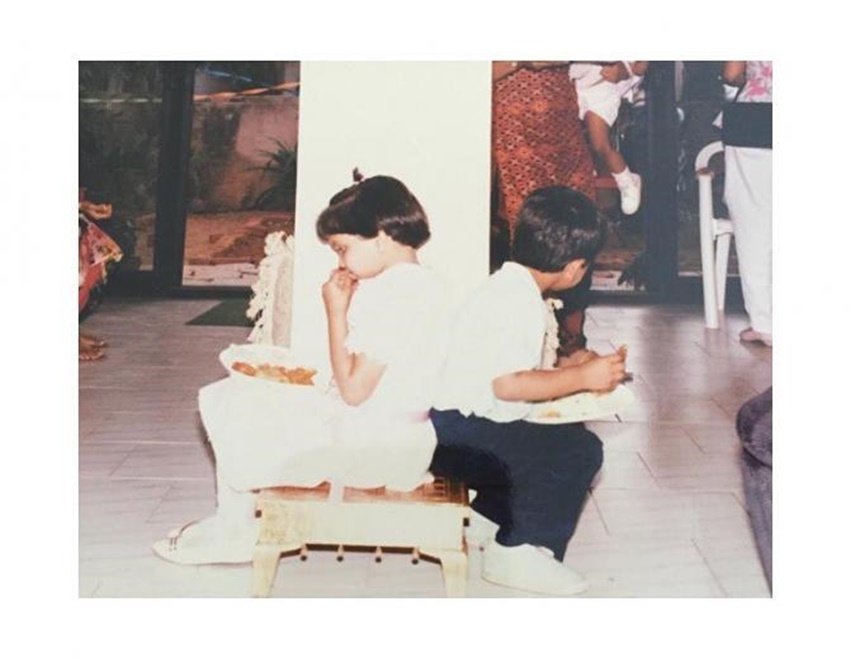 दीपिका इस तस्वीर में किसी पार्टी में चुपचाप बैठ कर खाती दिख रही हैं।