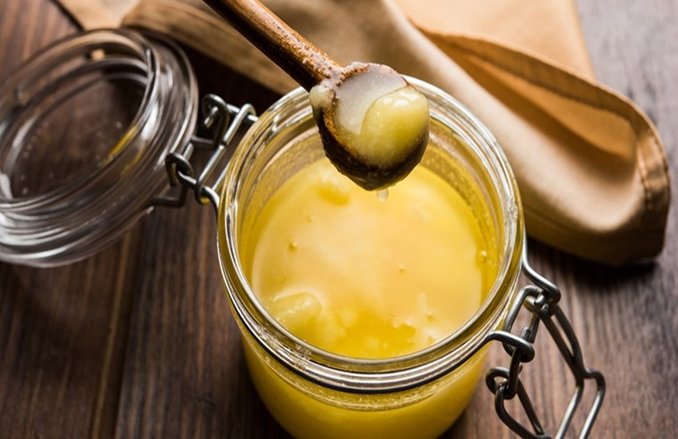 Weight Loss करने में खाली पेट घी खाना है फायदेमंद, जानिए कैसे करें यूज