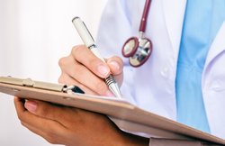 बीमा प्रीमियम भरने में छूट मिली, क्या जरूरत पर क्लेम भी मिलेगा? जानें, ग्रेस पीरियड पर क्या है एक्सपर्ट्स की राय