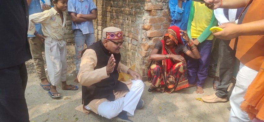 पूर्व में पीएम नरेंद्र मोदी भी स्वच्छता के क्षेत्र में सराहनीय कार्य करने के लिए सांसद जनार्दन मिश्रा की पीठ थपथपा चुके हैं। <a href="https://www.jansatta.com/photos/news-gallery/corona-virus-covid-19-india-lockdown-bjp-mp-and-actor-ravi-kishan-offers-to-donate-his-5-year-salary-to-pm-relief-fund-to-fight-against-coronavirus/1371063/  “>‘पीएम मोदी चाहें तो ले लें पूरे 5 साल का वेतन’, कोरोना से जंग में रवि किशन की पेशकश