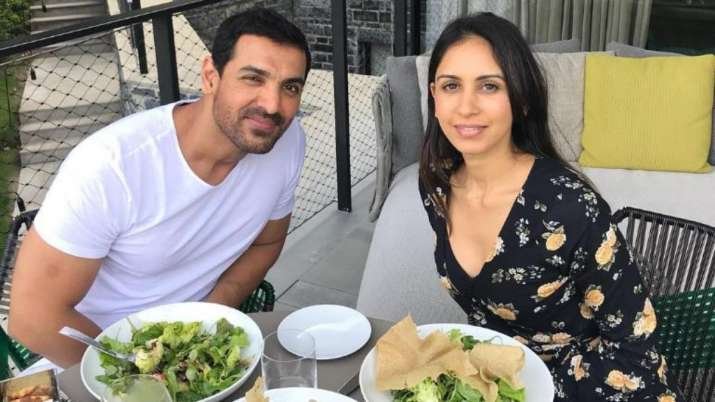 john abraham, john abraham affair, bipasha basu, john abraham age, john abraham girl friend, john abraham income, john abraham movies, john abraham wife, john abraham kids, john abraham pics, john abraham married, john abraham wife, priya runchal, john abraham and priya runchal, priya runchal john abraham marriage,