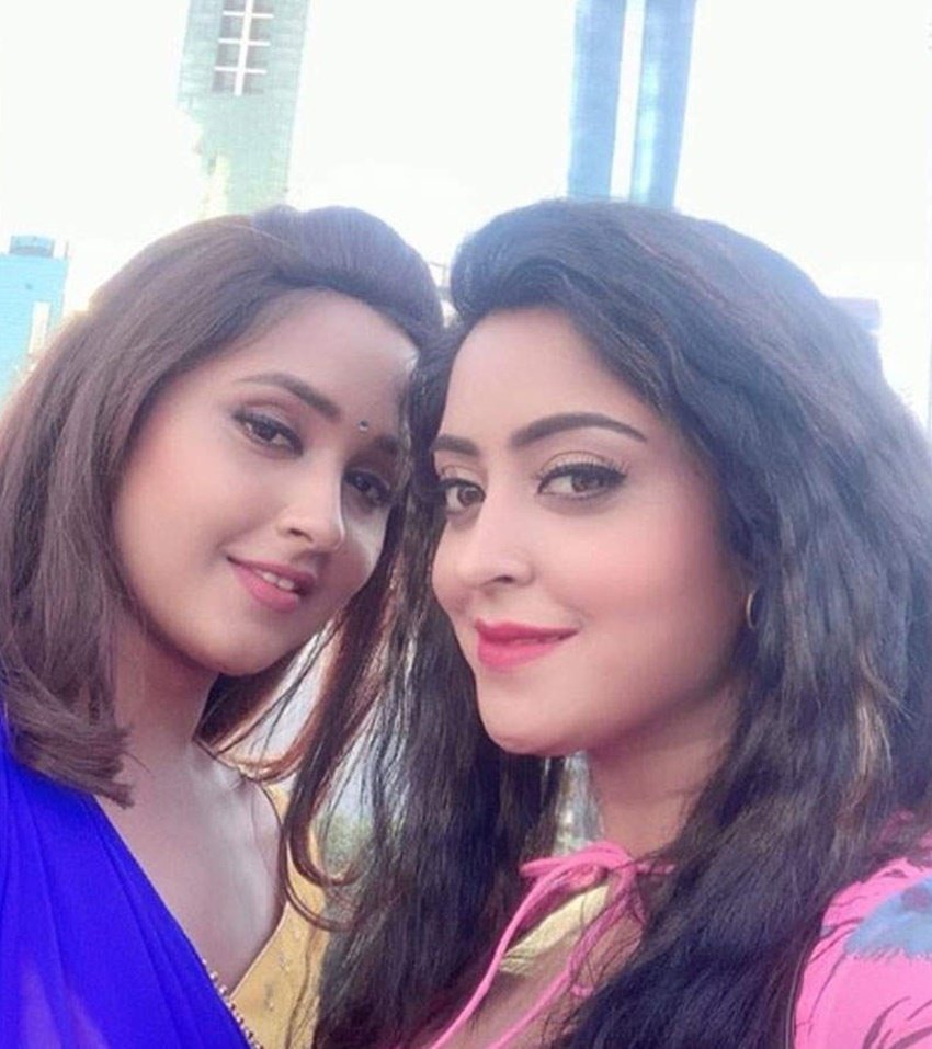 काजल राघवानी के साथ भी शुभी शर्मा की बहुत अच्छी दोस्ती है। काजल कई इंटरव्यू में बता भी चुकी हैं कि शुभी उनके लिए बहुत खास हैं।