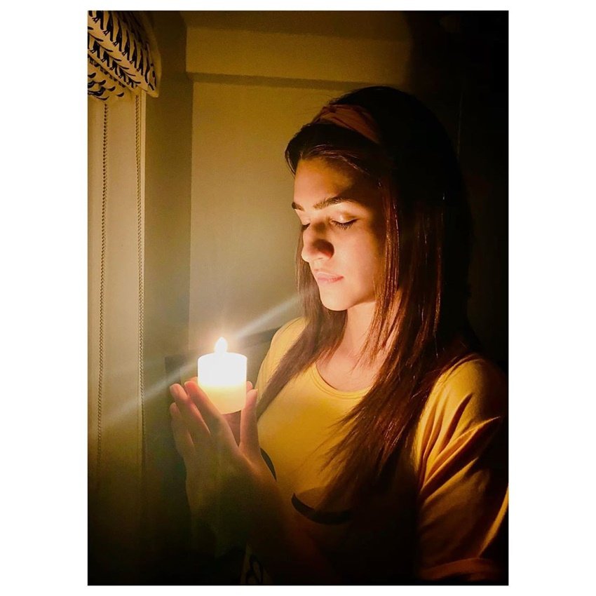 शुरुआती दिनों में कृति सेनन मुंबई में किराए के मकान में रहती थीं। लेकिन 2014 में उन्होंने अपना खुद का फ्लैट खरीद लिया।