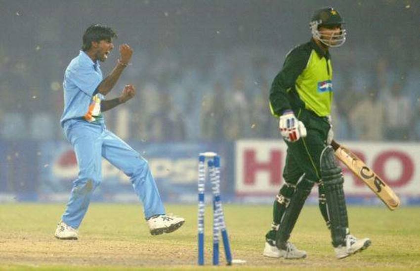 भारतीय टीम 2004 में पाकिस्तान दौरे पर 3 टेस्ट और 5 वनडे खेली थी। (सोर्स-सोशल मीडिया) भारतीय टीम 2004 में पाकिस्तान दौरे पर 3 टेस्ट और 5 वनडे खेली थी। (सोर्स-सोशल मीडिया)