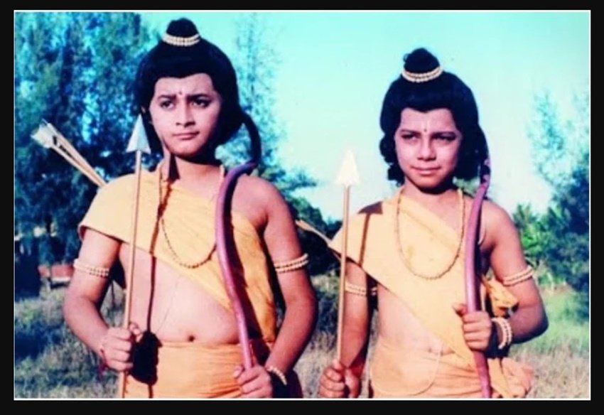 रामानंद सागर की रामायण (Ramayan) में काम करने वाले कलाकारों में बॉलीवुड एक्टर शत्रुघ्न सिन्हा के बेटों का नाम भी शुमार हो सकता था। लेकिन कुछ ऐसा हुआ कि शत्रुघ्न सिन्हा ने इसके लिए हामी नहीं भरी। सोनाक्षी सिन्हा (Sonakshi Sinha) के जुड़वा भाइयों को लव और कुश के लिए चुना जा रहा था। हालांकि बाद में ये रोल स्वप्निल जोशी और मयूरेश क्षेत्रमाडे ने निभाया था।