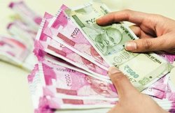 तीन महीने के लिए किस्तें न चुकाने की ऑटोमेटिक राहत दे रहे ICICI, AXIS समेत ये बैंक, जानें- किन बैंकों से कैसे मिल सकती है सुविधा