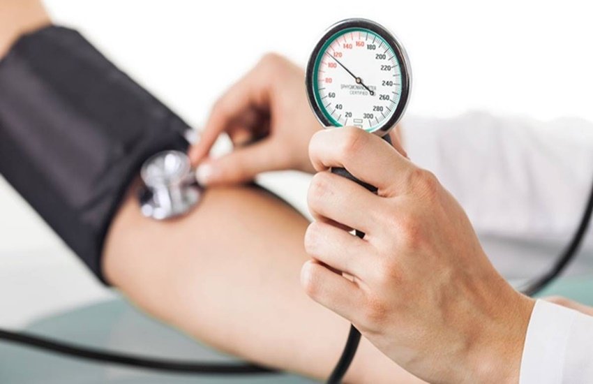 Low blood pressure, low bp, Low blood pressure diet chart in hindi, Low blood pressure reading, Low blood pressure symptoms, Low blood pressure precautions, Low blood pressure causes, Low blood pressure in pregnant women, Low blood pressure in heart patients, tips for heart patients, remedies for Low Blood Pressure, home remedies, Low blood pressure (hypotension), Low Blood Pressure Diagnosis & Treatment, Low Blood Pressure Diet, Low blood pressure medicine, Low blood pressure range, Low blood pressure reasons