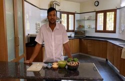 मयंक अग्रवाल Lock Down में बने शेफ, फैंस को बटर गार्लिक मशरूम बनाकर दिखाया; देखें VIDEO