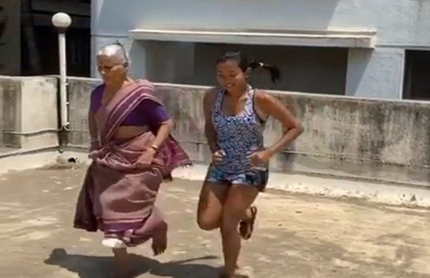 milind soman mother usha, Milind soman, ankita konwar, usha soman, milind soman mother age, milind soman mother workout, milind soman wife age, मिलिंद सोमन, मिलिंद सोमन की मां, मिलिंद सोमन की पत्नी, अंकिता कंवर, उषा सोमन, entertainment news,