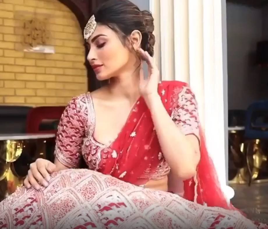 Mouni Roy, Mouni Roy age, Mouni Roy bold photos, Mouni Roy bridal, Mouni Roy pics, Mouni Roy shows, naagin Mouni Roy, Mouni Roy naagin, Mouni Roy movie, Mouni Roy serials, Mouni Roy latest news, TV news, Bollywood, TV Serials
