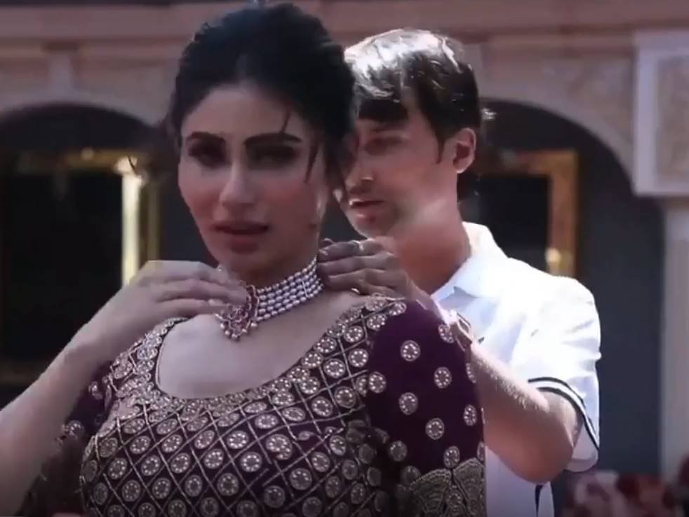 Mouni Roy, Mouni Roy age, Mouni Roy bold photos, Mouni Roy bridal, Mouni Roy pics, Mouni Roy shows, naagin Mouni Roy, Mouni Roy naagin, Mouni Roy movie, Mouni Roy serials, Mouni Roy latest news, TV news, Bollywood, TV Serials